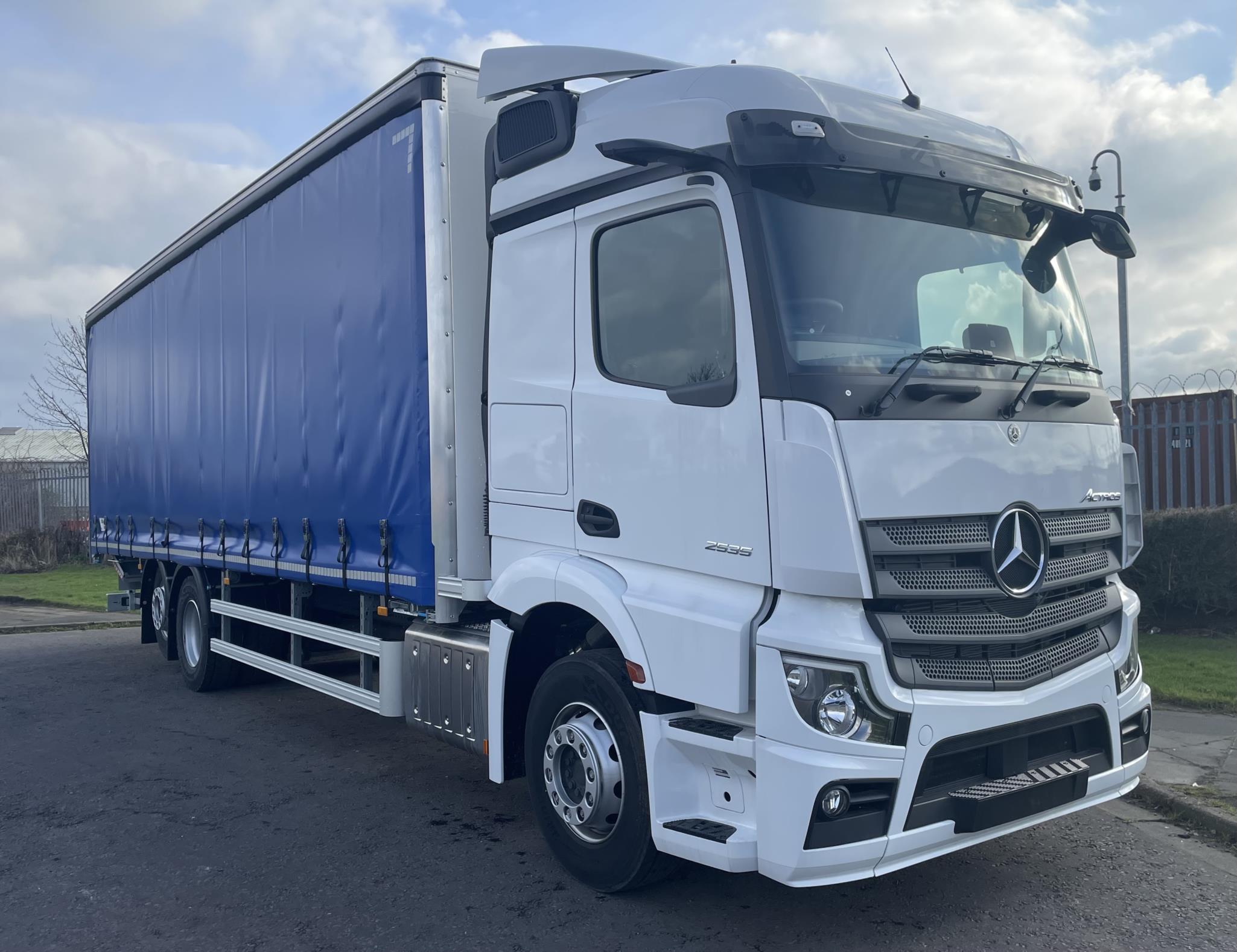 Brand New Mercedes-Benz Actros 2535L StreamSpace Curtainside Rigid